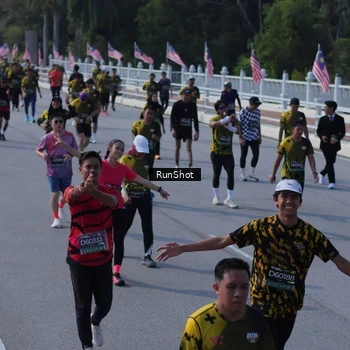 Runner Photo 7187656