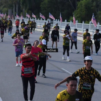 Runner Photo 7187657