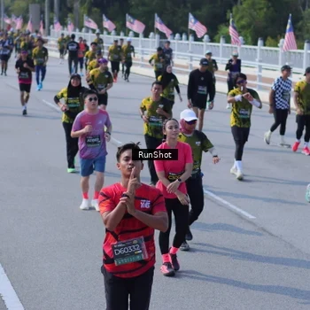 Runner Photo 7187680