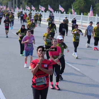 Runner Photo 7187681