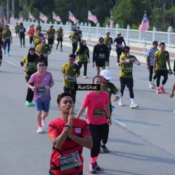 Runner Photo 7187701