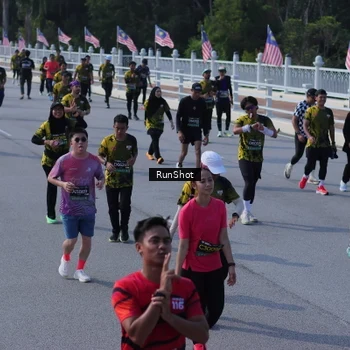 Runner Photo 7187705