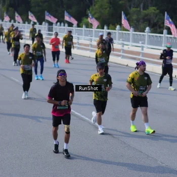 Runner Photo 7187858