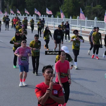 Runner Photo 7187877