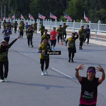 Runner Photo 7187896