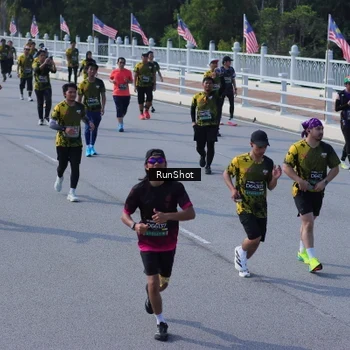 Runner Photo 7187900