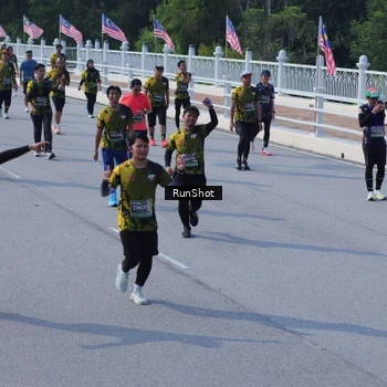 Runner Photo 7187917