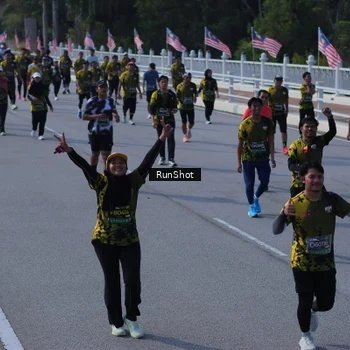 Runner Photo 7187946