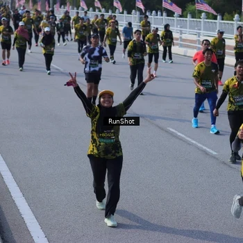 Runner Photo 7187955