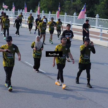 Runner Photo 7189549