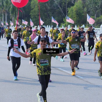 Runner Photo 7190844