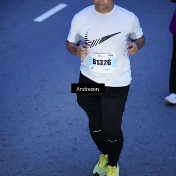 Runner Photo 7204111