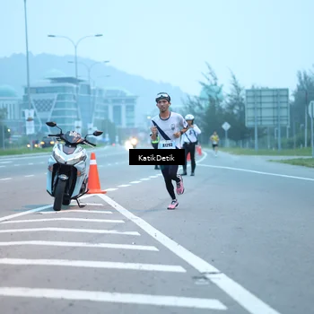 Runner Photo 7204449