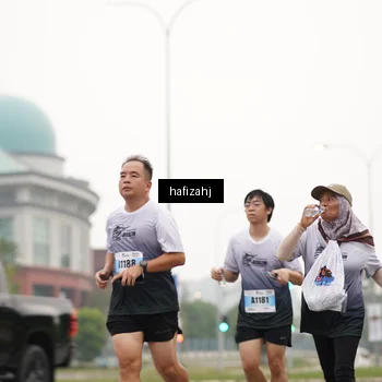 Runner Photo 7204845
