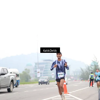 Runner Photo 7209002