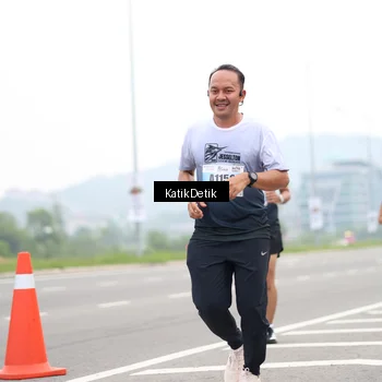 Runner Photo 7209938