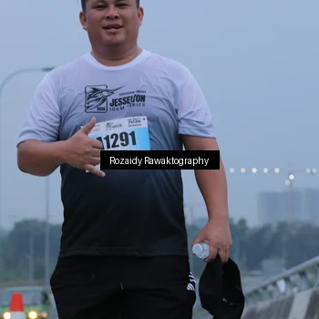 Runner Photo 7210011