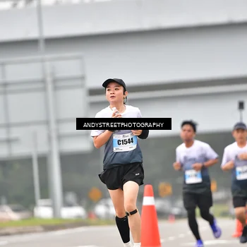 Runner Photo 7210641