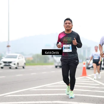 Runner Photo 7210698