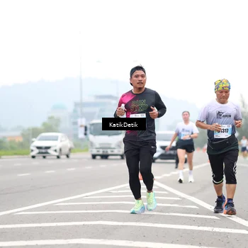 Runner Photo 7210711
