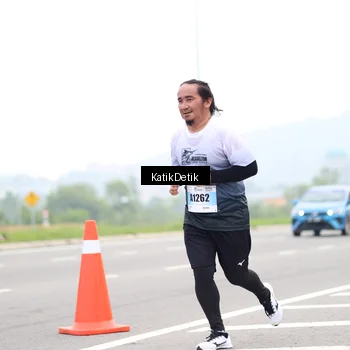 Runner Photo 7211100