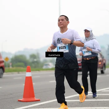 Runner Photo 7214078