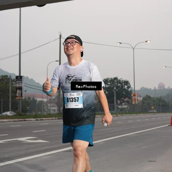 Runner Photo 7214285