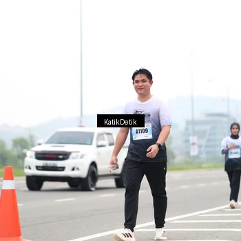 Runner Photo 7214642