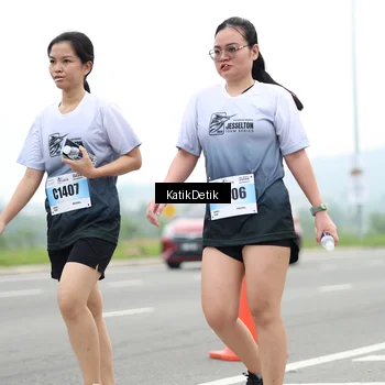Runner Photo 7214692