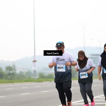 Runner Photo 7215476
