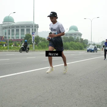 Runner Photo 7215668
