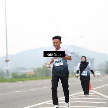 Runner Photo 7215675
