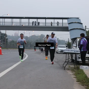 Runner Photo 7220210