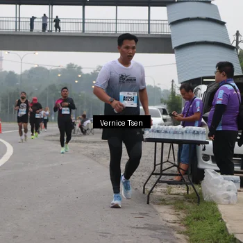 Runner Photo 7227894