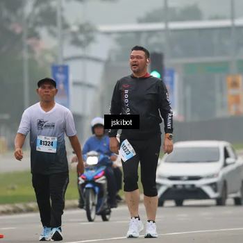 Runner Photo 7230861