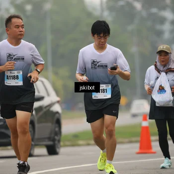 Runner Photo 7232004