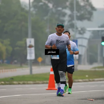 Runner Photo 7233592