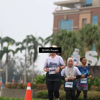 Runner Photo 7241000