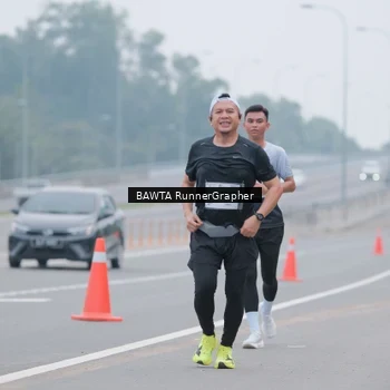 Runner Photo 7243692