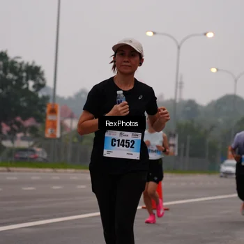Runner Photo 7244011