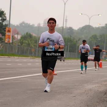 Runner Photo 7244347