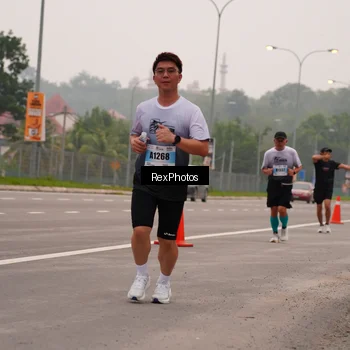 Runner Photo 7244349