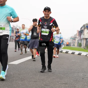 Runner Photo 7247378