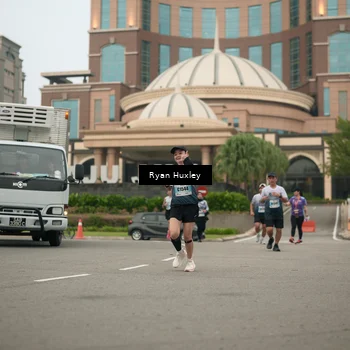Runner Photo 7249893