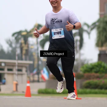Runner Photo 7250576