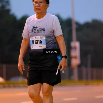 Runner Photo 7250800