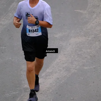 Runner Photo 7258011