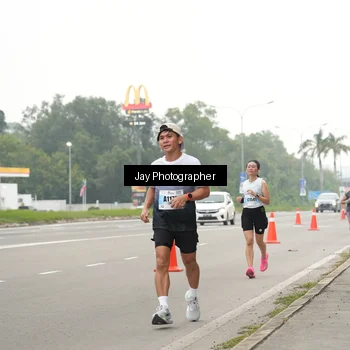 Runner Photo 7262000