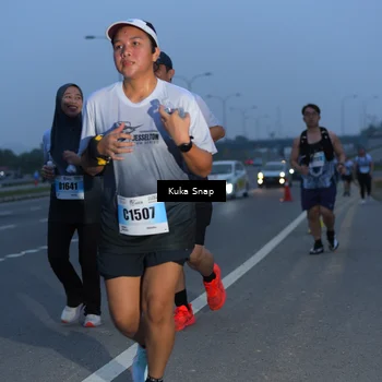 Runner Photo 7270418