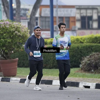 Runner Photo 7271345